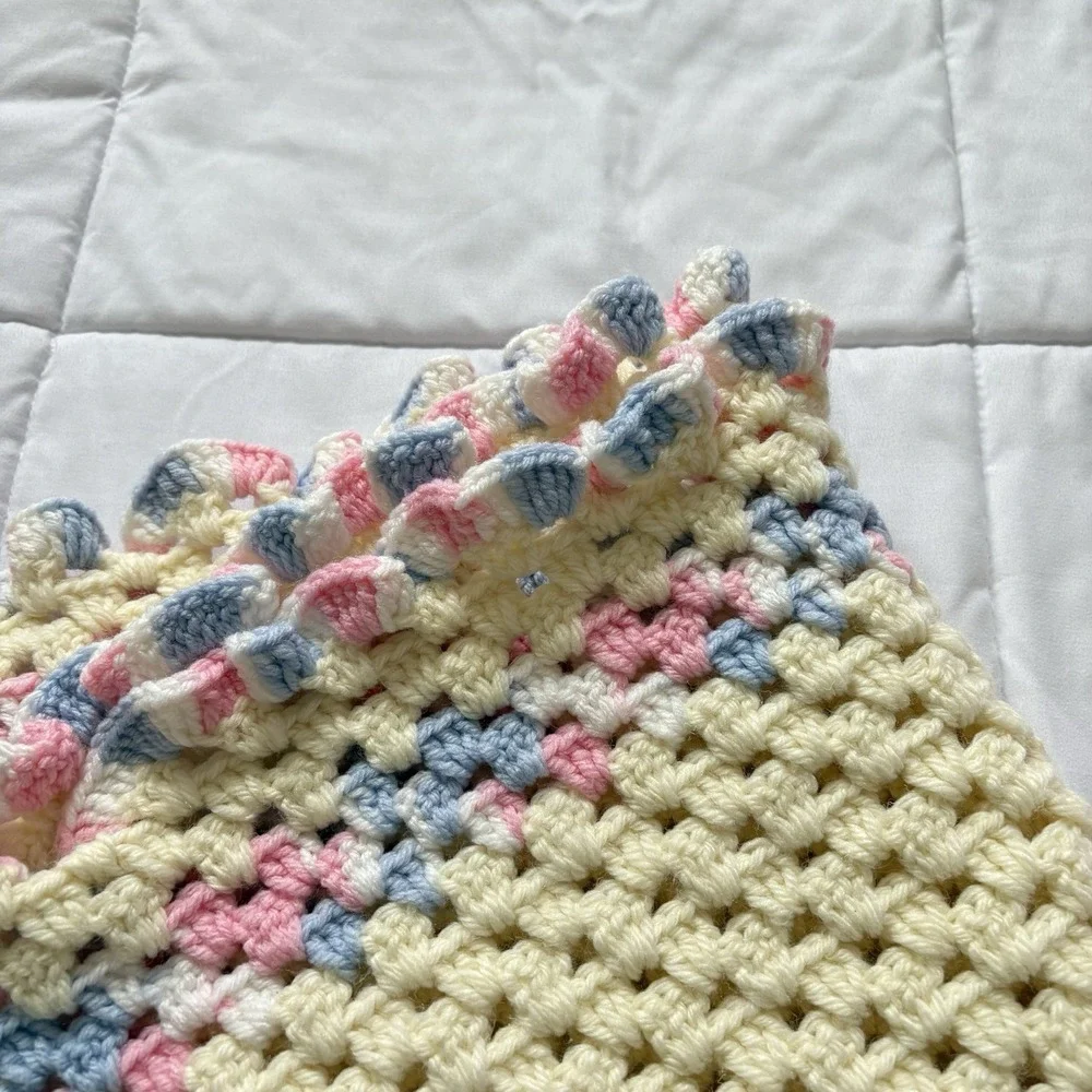 Vintage Handmade Pastel Crochet Baby Blanket Yellow Pink Nursery 34x34 Square - Picture 5 of 5